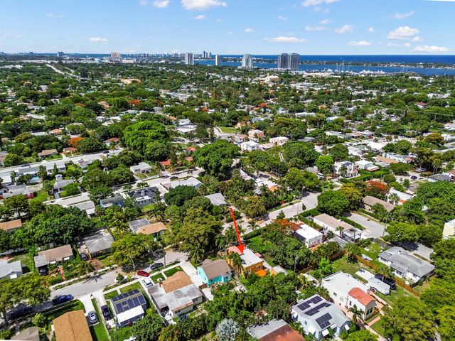 914 30th Court, West Palm Beach, FL 33407