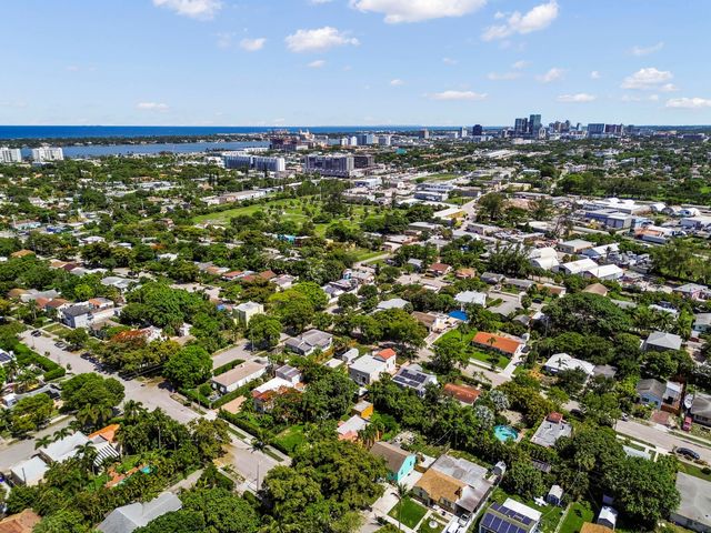 914 30th Court, West Palm Beach, FL 33407