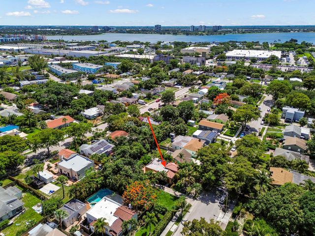 914 30th Court, West Palm Beach, FL 33407