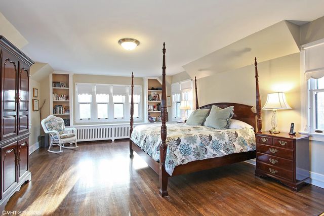 285 Linden Park Place, Highland Park, IL 60035