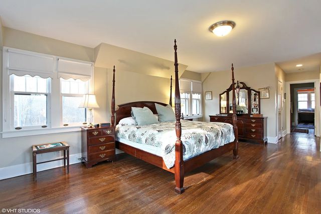 285 Linden Park Place, Highland Park, IL 60035