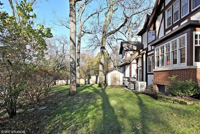 285 Linden Park Place, Highland Park, IL 60035