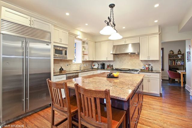 285 Linden Park Place, Highland Park, IL 60035