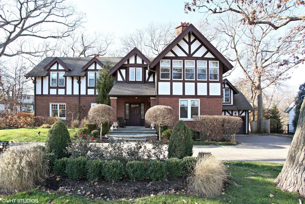 285 Linden Park Place, Highland Park, IL 60035