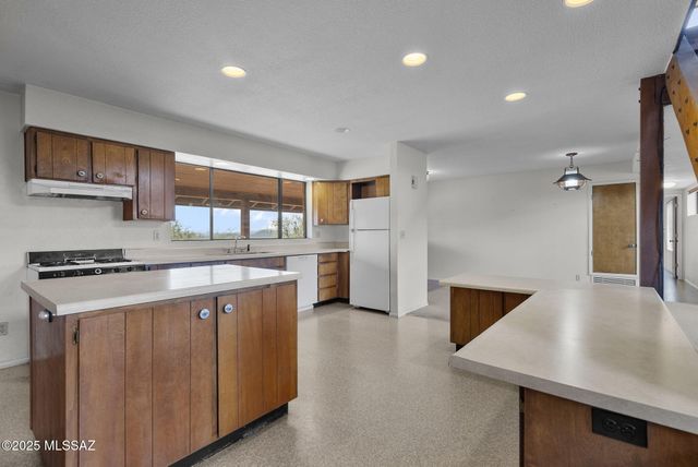 108 Stoddard Way, Patagonia, AZ 85624