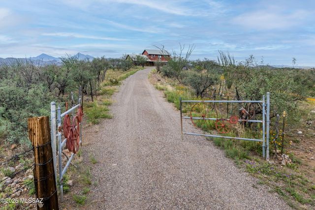 108 Stoddard Way, Patagonia, AZ 85624