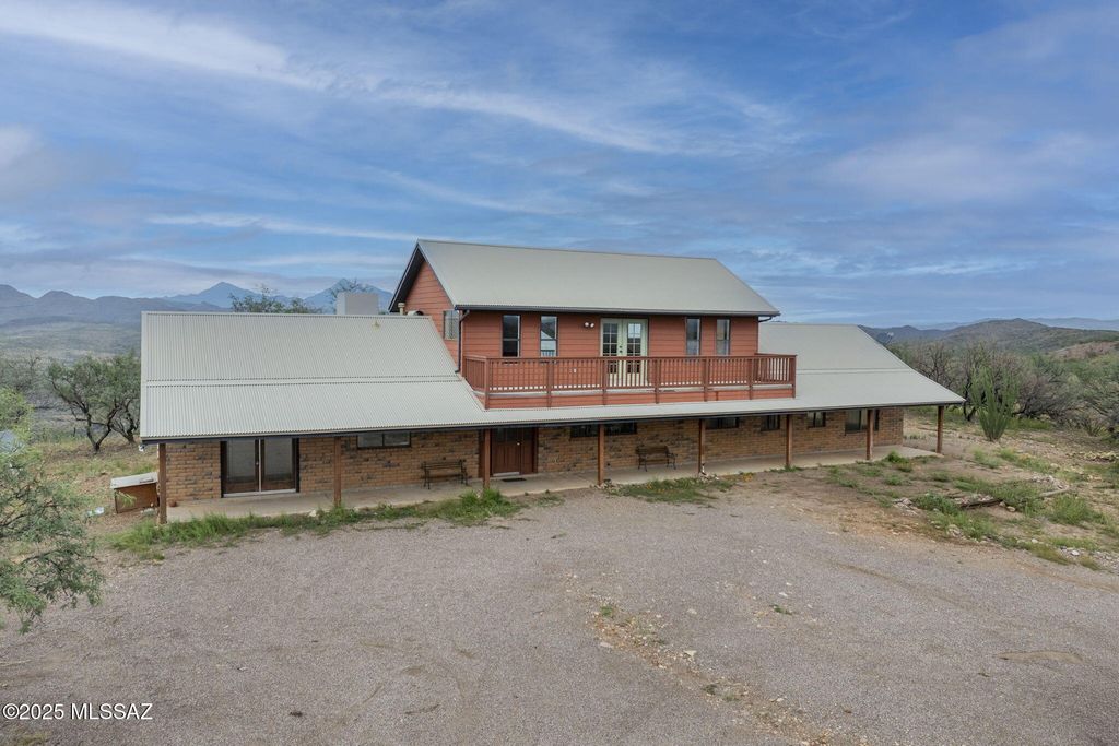 108 Stoddard Way, Patagonia, AZ 85624