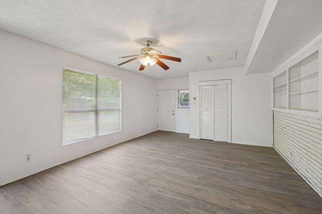 4720 South Drive W, Fort Worth, TX 76132