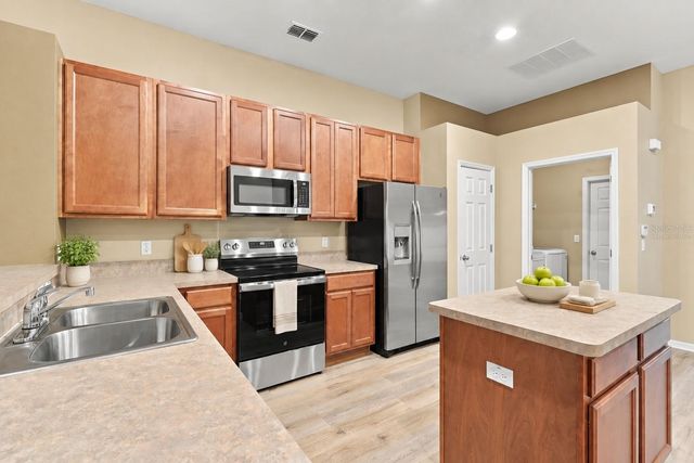 2621 EAGLE CLIFF DRIVE, Kissimmee, FL 34746
