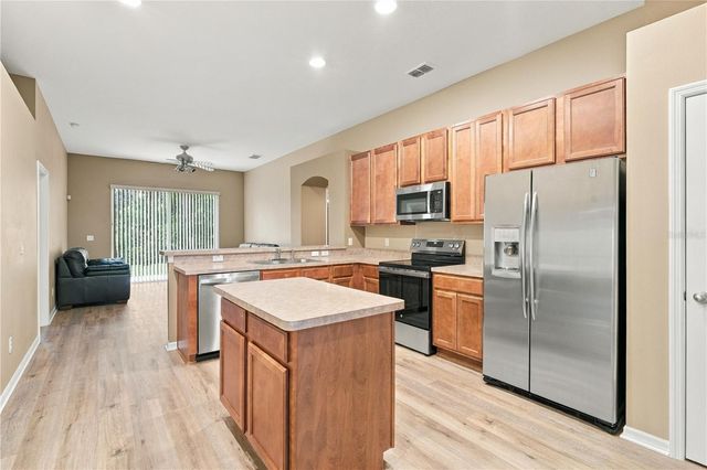2621 EAGLE CLIFF DRIVE, Kissimmee, FL 34746