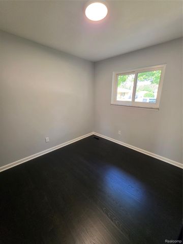 27442 Liberty Drive, Warren, MI 48092
