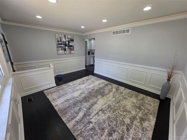27442 Liberty Drive, Warren, MI 48092