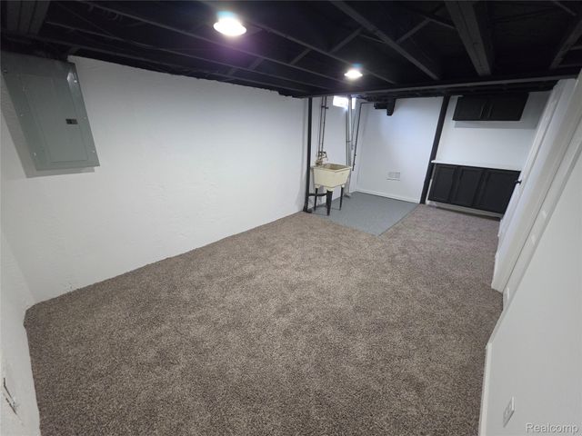 27442 Liberty Drive, Warren, MI 48092
