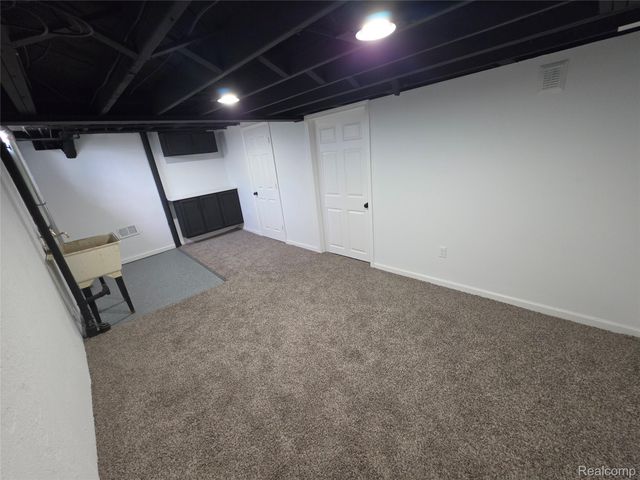 27442 Liberty Drive, Warren, MI 48092