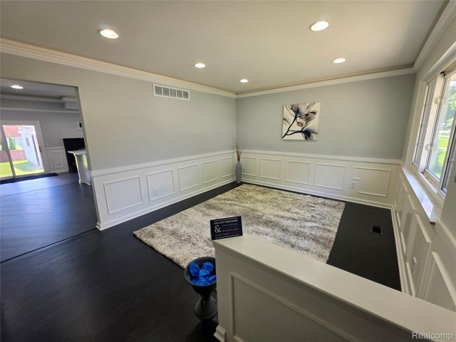 27442 Liberty Drive, Warren, MI 48092
