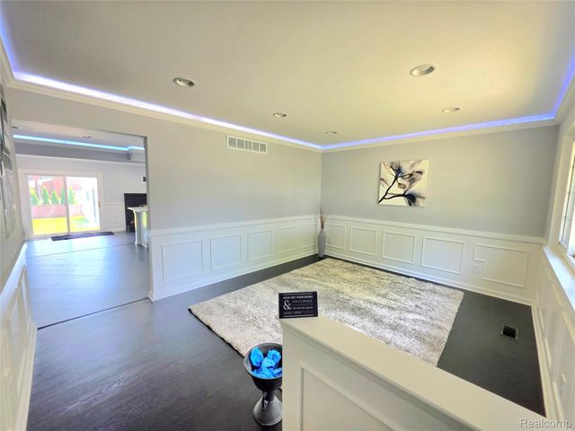 27442 Liberty Drive, Warren, MI 48092