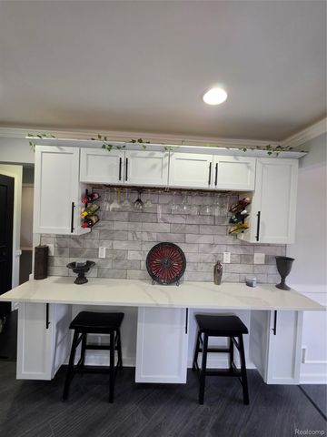 27442 Liberty Drive, Warren, MI 48092
