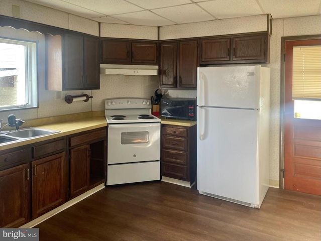 164 E COLLEGE AVE, Frostburg, MD 21532