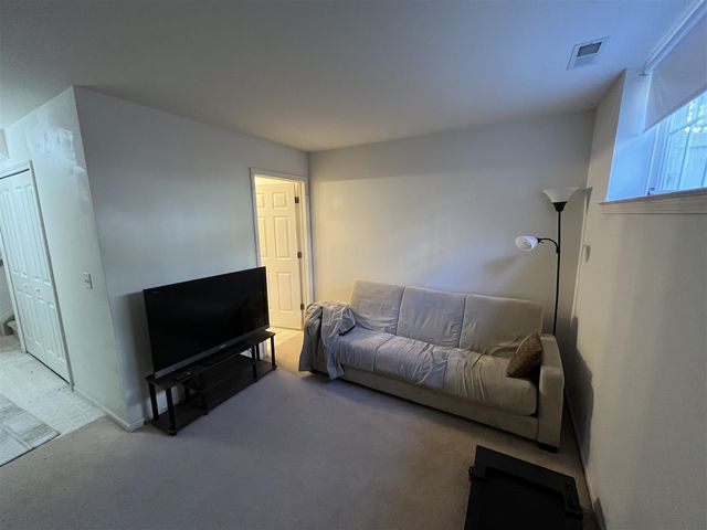 1021 Maiden Lane, Ann Arbor, MI 48105