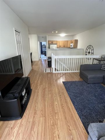 1021 Maiden Lane, Ann Arbor, MI 48105