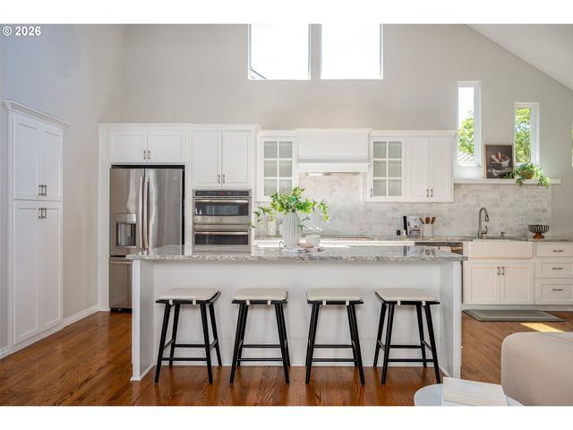 32195 Sw LAKE Dr, Wilsonville, OR 97070