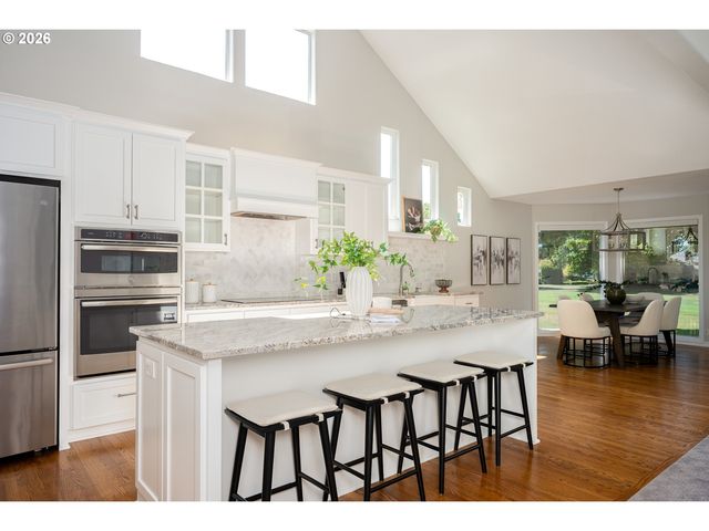 32195 Sw LAKE Dr, Wilsonville, OR 97070