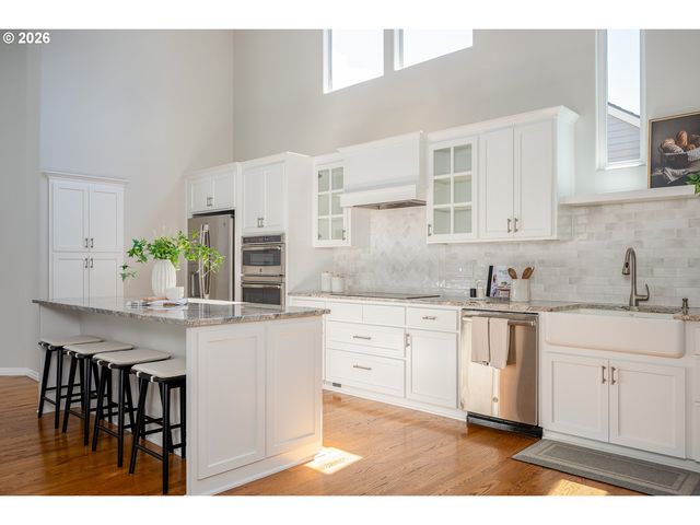 32195 Sw LAKE Dr, Wilsonville, OR 97070