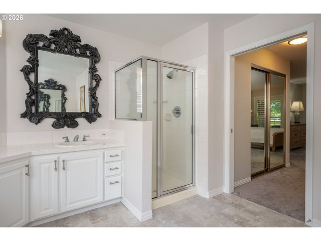 32195 Sw LAKE Dr, Wilsonville, OR 97070