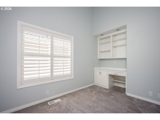 32195 Sw LAKE Dr, Wilsonville, OR 97070