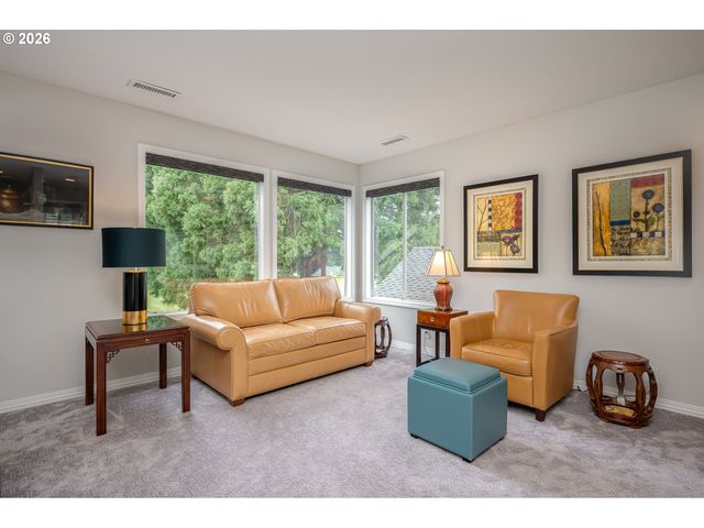 32195 Sw LAKE Dr, Wilsonville, OR 97070