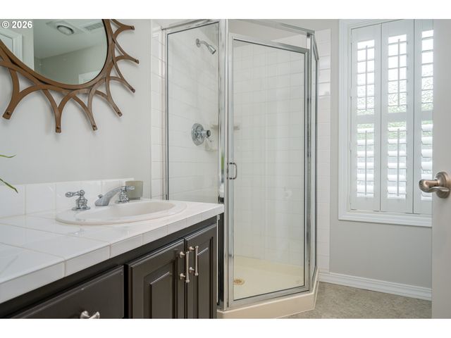 32195 Sw LAKE Dr, Wilsonville, OR 97070