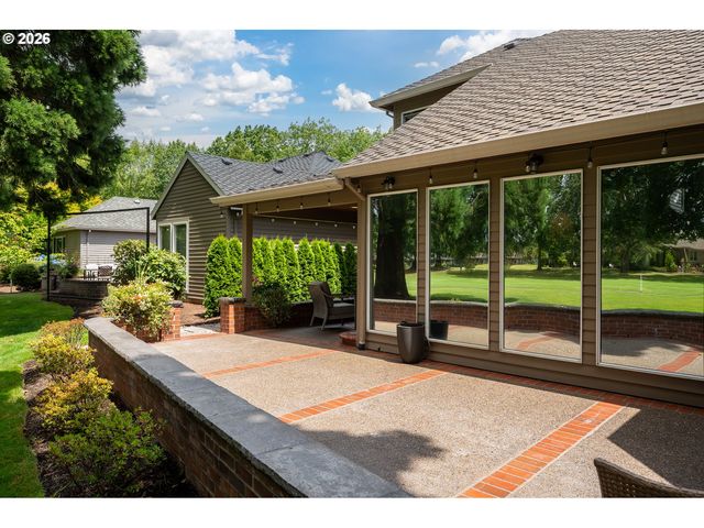 32195 Sw LAKE Dr, Wilsonville, OR 97070