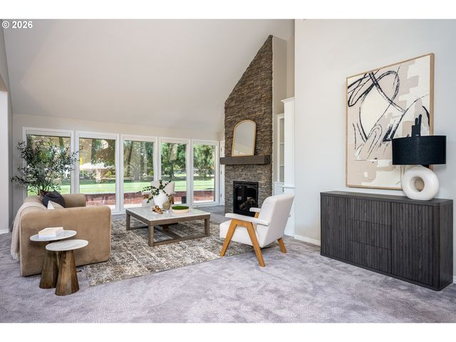 32195 Sw LAKE Dr, Wilsonville, OR 97070