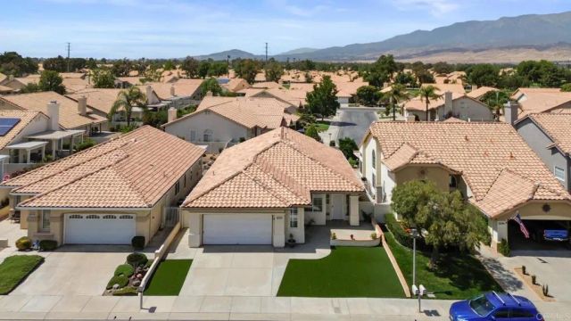 1619 Fairway Oaks Avenue, Banning, CA 92220