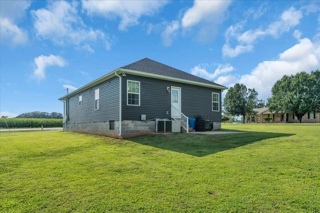 3366 Oak Grove Rd, Decherd, TN 37324