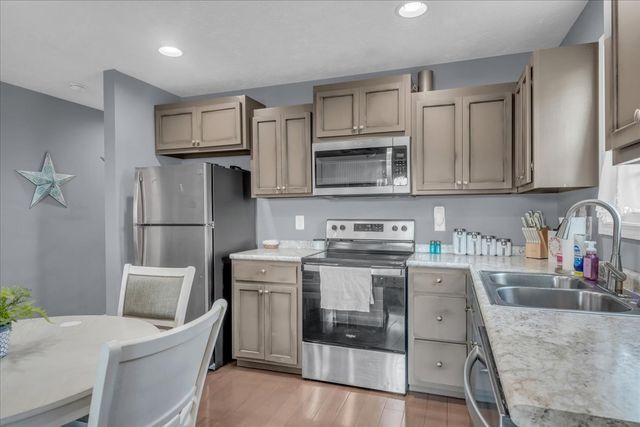3366 Oak Grove Rd, Decherd, TN 37324