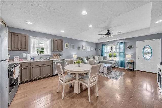 3366 Oak Grove Rd, Decherd, TN 37324