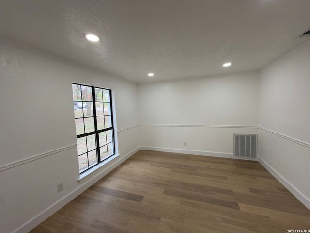 207 River, Castroville, TX 78009