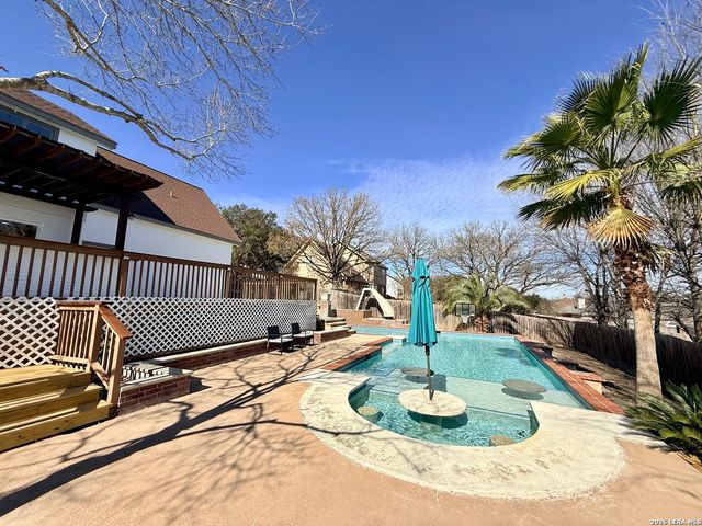 207 River, Castroville, TX 78009