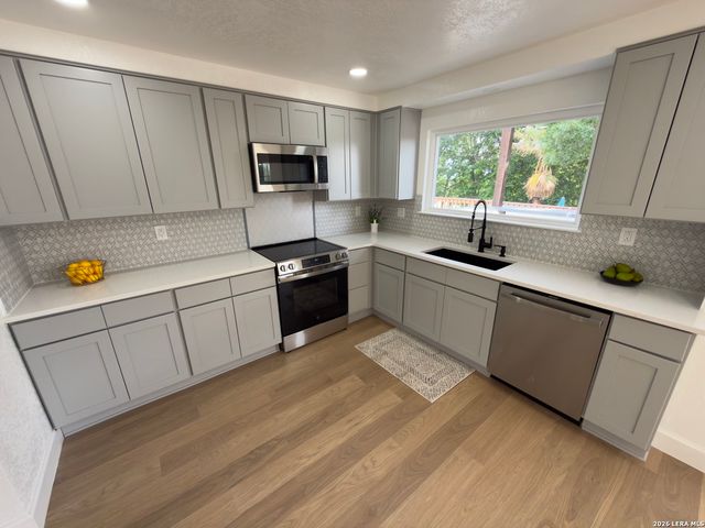 207 River, Castroville, TX 78009
