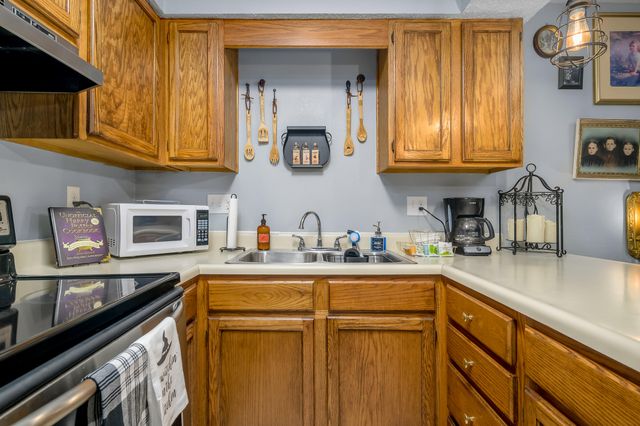 26 Sinatra Court 2, Branson West, MO 65737