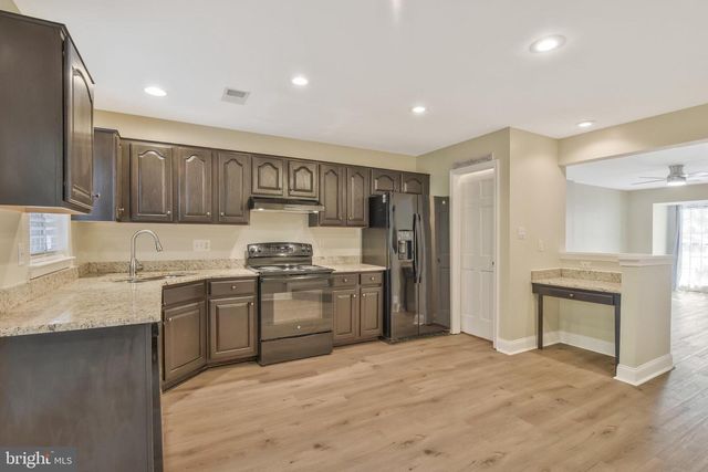 8872 STABLE FOREST PL, Bristow, VA 20136