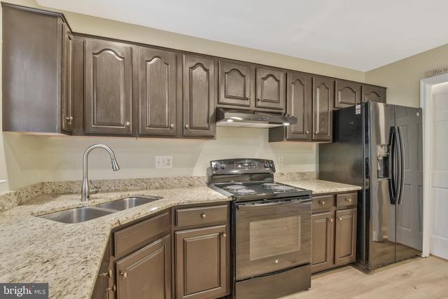 8872 STABLE FOREST PL, Bristow, VA 20136