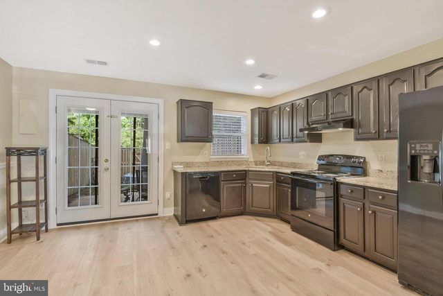 8872 STABLE FOREST PL, Bristow, VA 20136