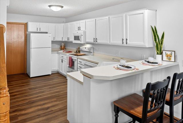 10533 74th Street NE 1, Albertville, MN 55301