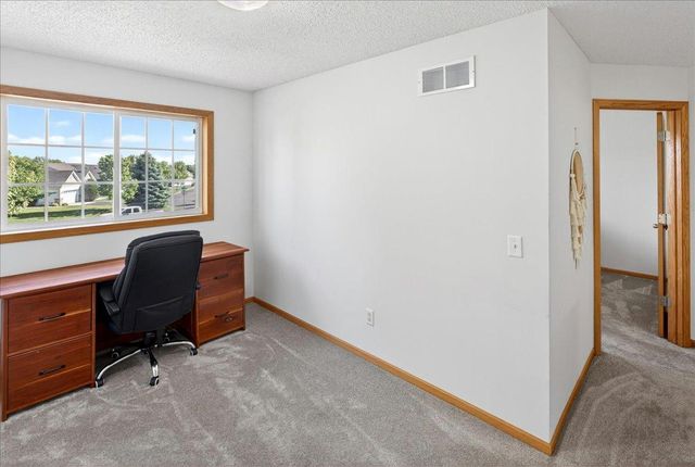 10533 74th Street NE 1, Albertville, MN 55301