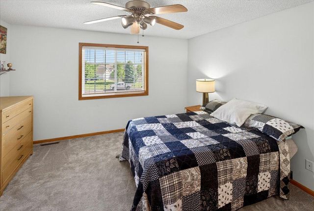 10533 74th Street NE 1, Albertville, MN 55301