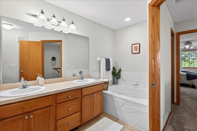 10533 74th Street NE 1, Albertville, MN 55301