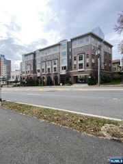 2001 Hudson Terrace 303, Fort Lee, NJ 07024