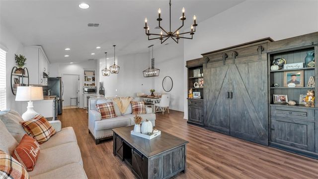 6021 EAGLE POINTE DRIVE, Lakeland, FL 33812